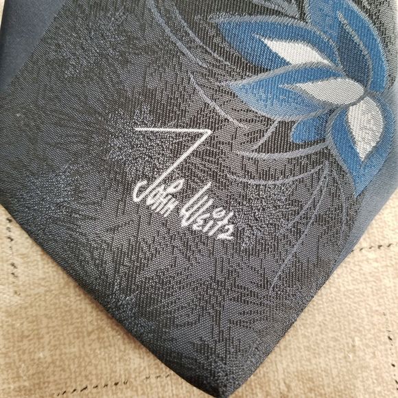 Men Neck Tie John Weitz Black Floral Logo Made in USA 3.75" Wide by 54" Long - Picture 2 of 11
